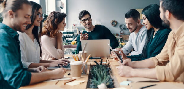 Teammeeting am Tisch