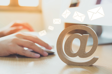 Mail schreiben mit @ Zeichen