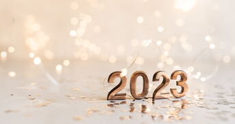 Neues Jahr 2023 mit Konfetti