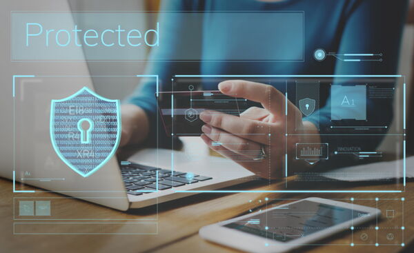 Protected am Laptop und Handy