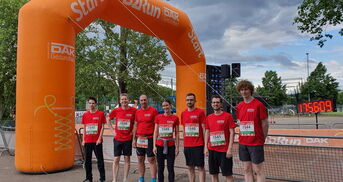 ETES Team am Start beim B2Run 2022