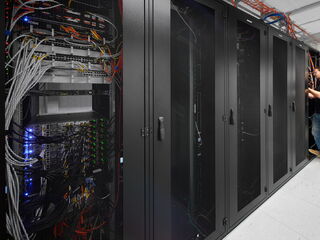 ETES Rechenzentrum_Kabel