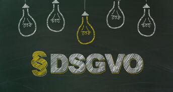 DS-GVO auf Tafel geschrieben